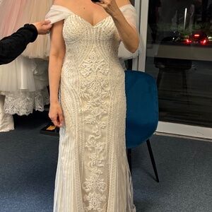 Kitty Chen Ivory Bridal Gown Lace and Bead size 10 worn once